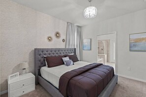 6 bedrooms, iron/ironing board, WiFi, bed sheets