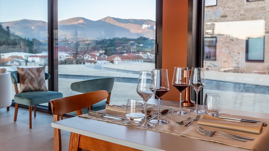 Cherry Sculpture Hotel