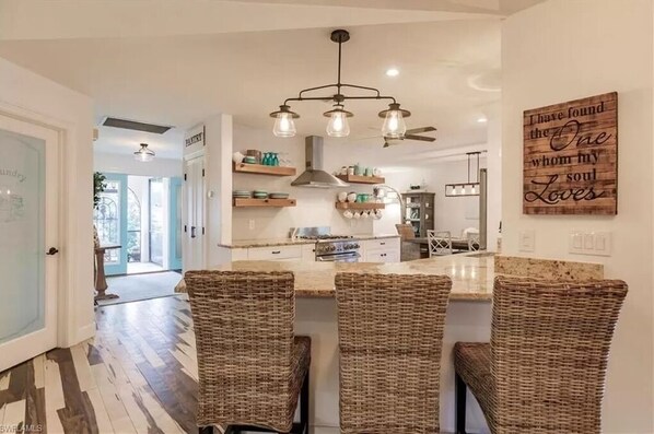 Fridge, microwave, oven, stovetop - Bonita Springs! Accessible Coastal Retreat-Close to the beach-Salt Water Pool!! (Bonita Springs)