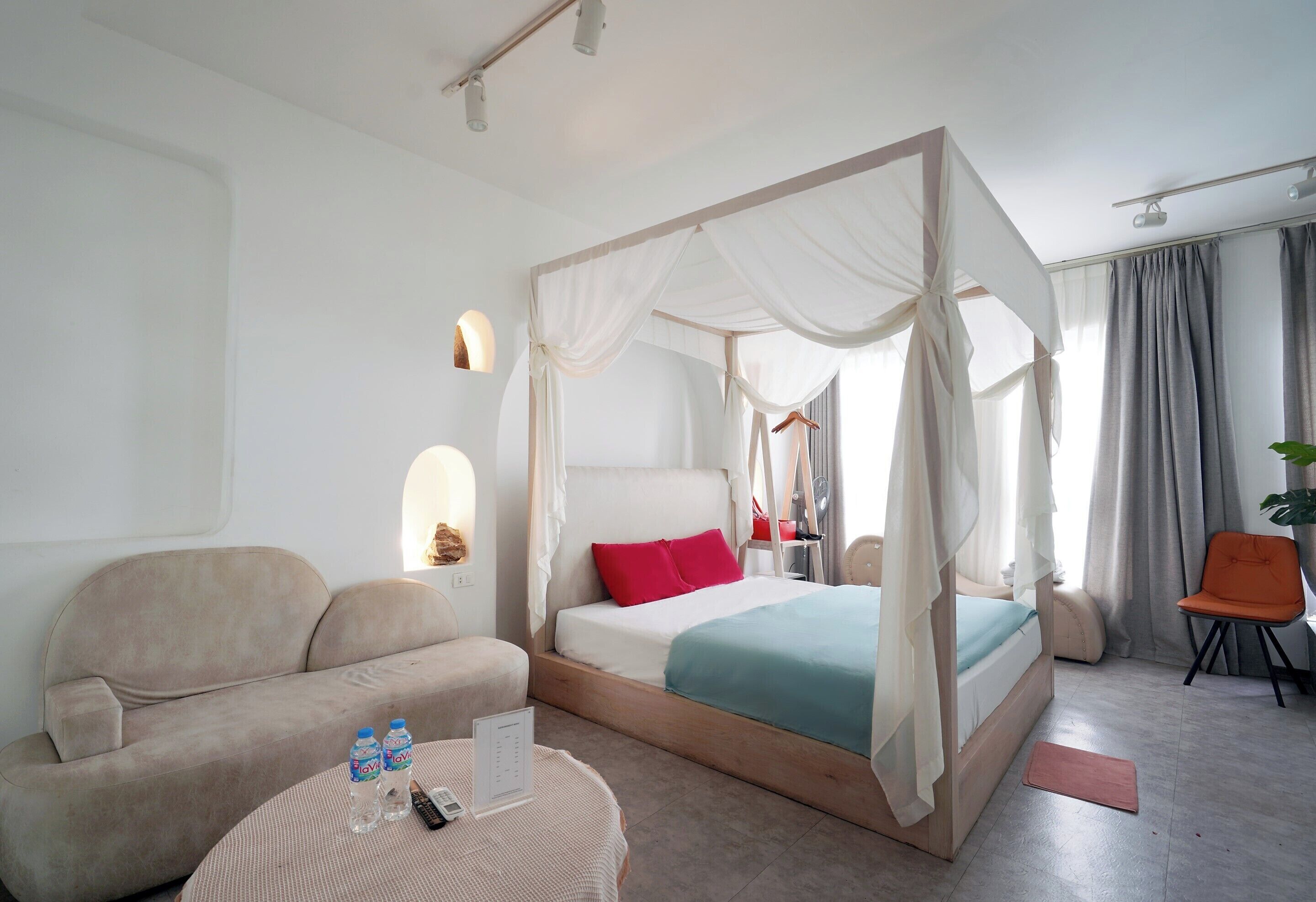 Exclusive Studio Suite | Desk, soundproofing, free WiFi