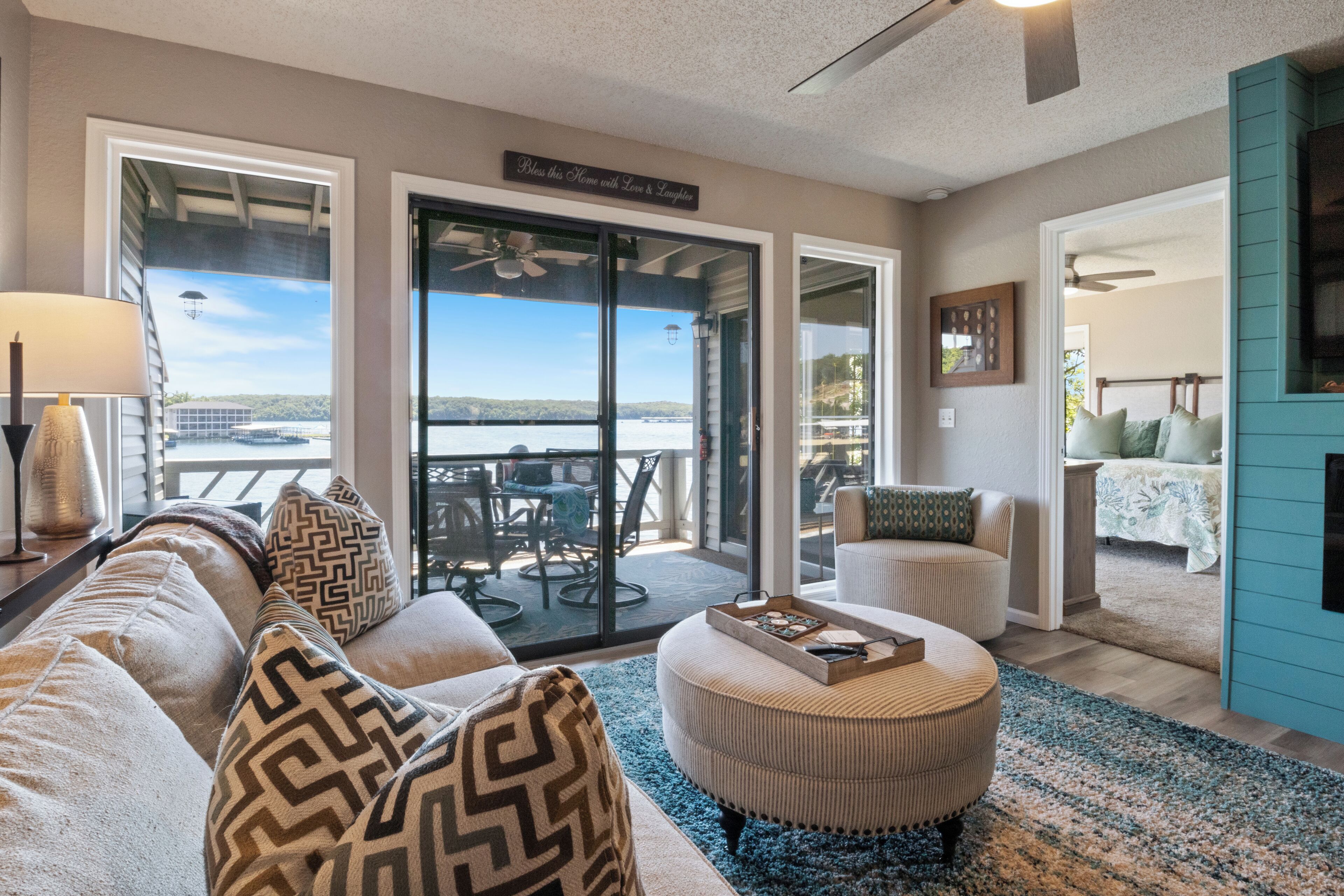 Smart-TV, peis og DVD-spiller