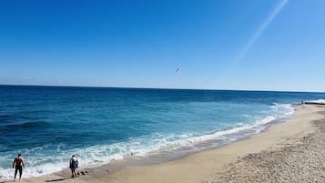 Camastros y toallas de playa