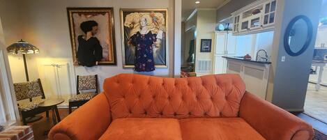 Smart-TV, Kamin, DVD-Player, Musikbibliothek