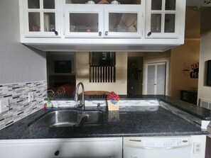 Frigorífic, microones, forn i placa de cuina