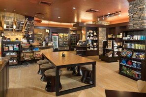 Dining - Spacious, well-appointed 2 bedroom 2 bath villa premiere resort in Scottsdale. (Scottsdale)