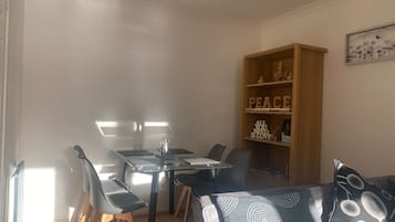 Villa | Dining