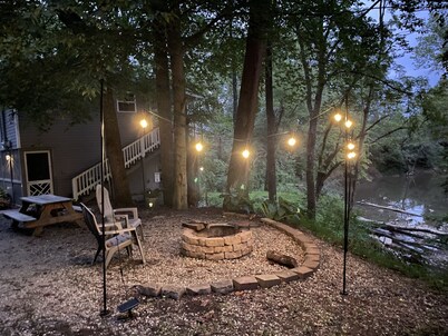 Cabin & Screened Porch with Scenic Views on Triplett Creek – Near Cave Run Lake!