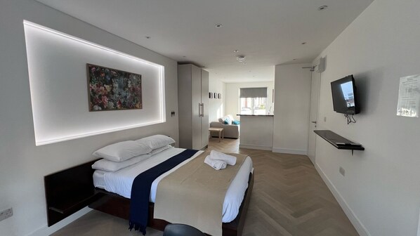 Luxury Studio Suite, City View