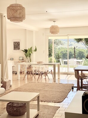 Interior - Loft 10 mn to Ajaccio, between sea and campaign! (Alata)