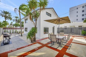 Exterior - Lux Villa 3br 2ba Steps to Beach (Fort Lauderdale)