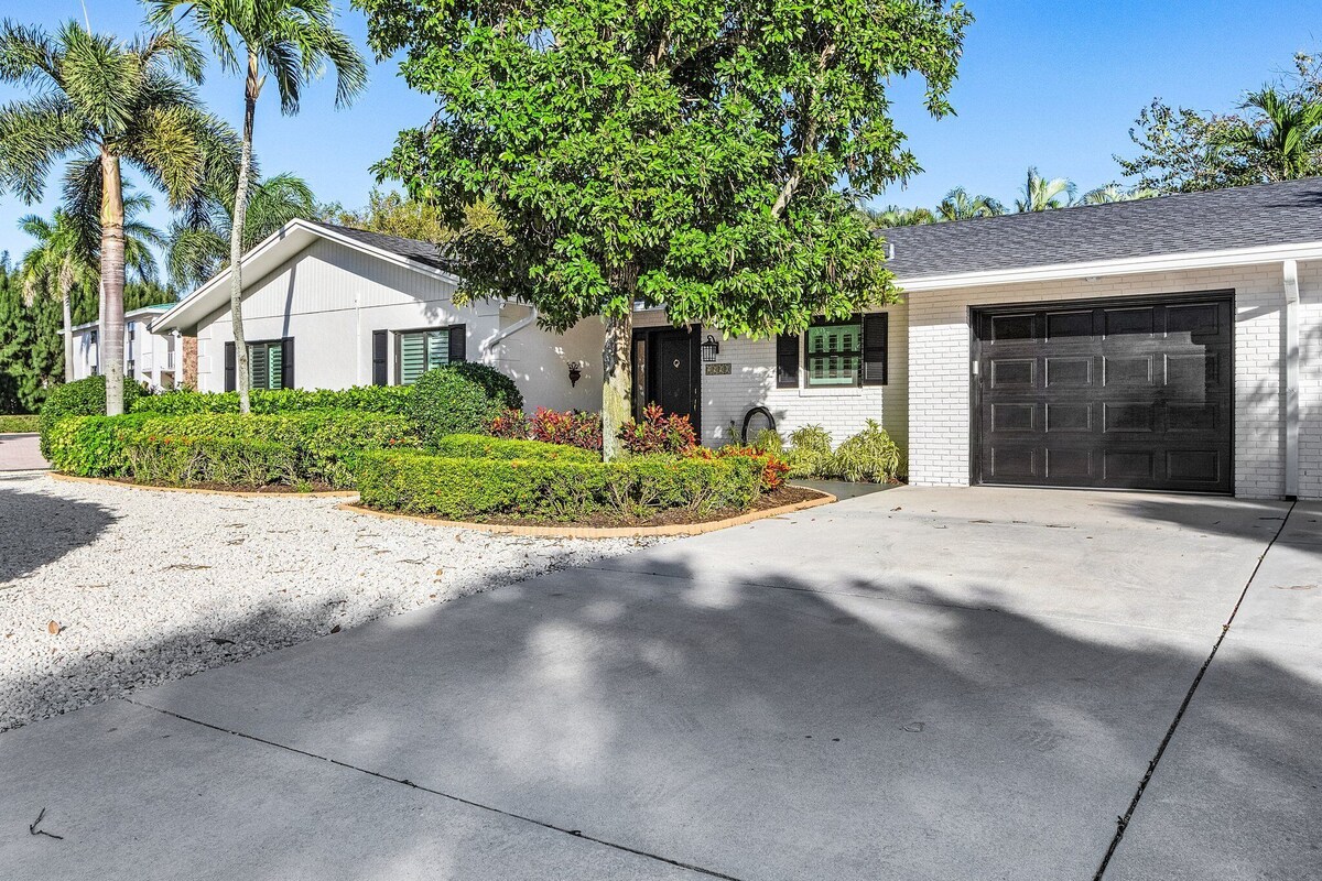 Photo 2 of Renovated Villa less than 1 mile to beach with heated Pool! Dog Friendly!