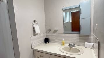 Towels, soap, shampoo, toilet paper