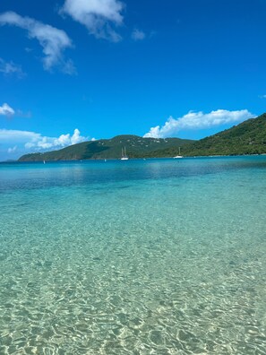 Solsenger og strandhåndklær
