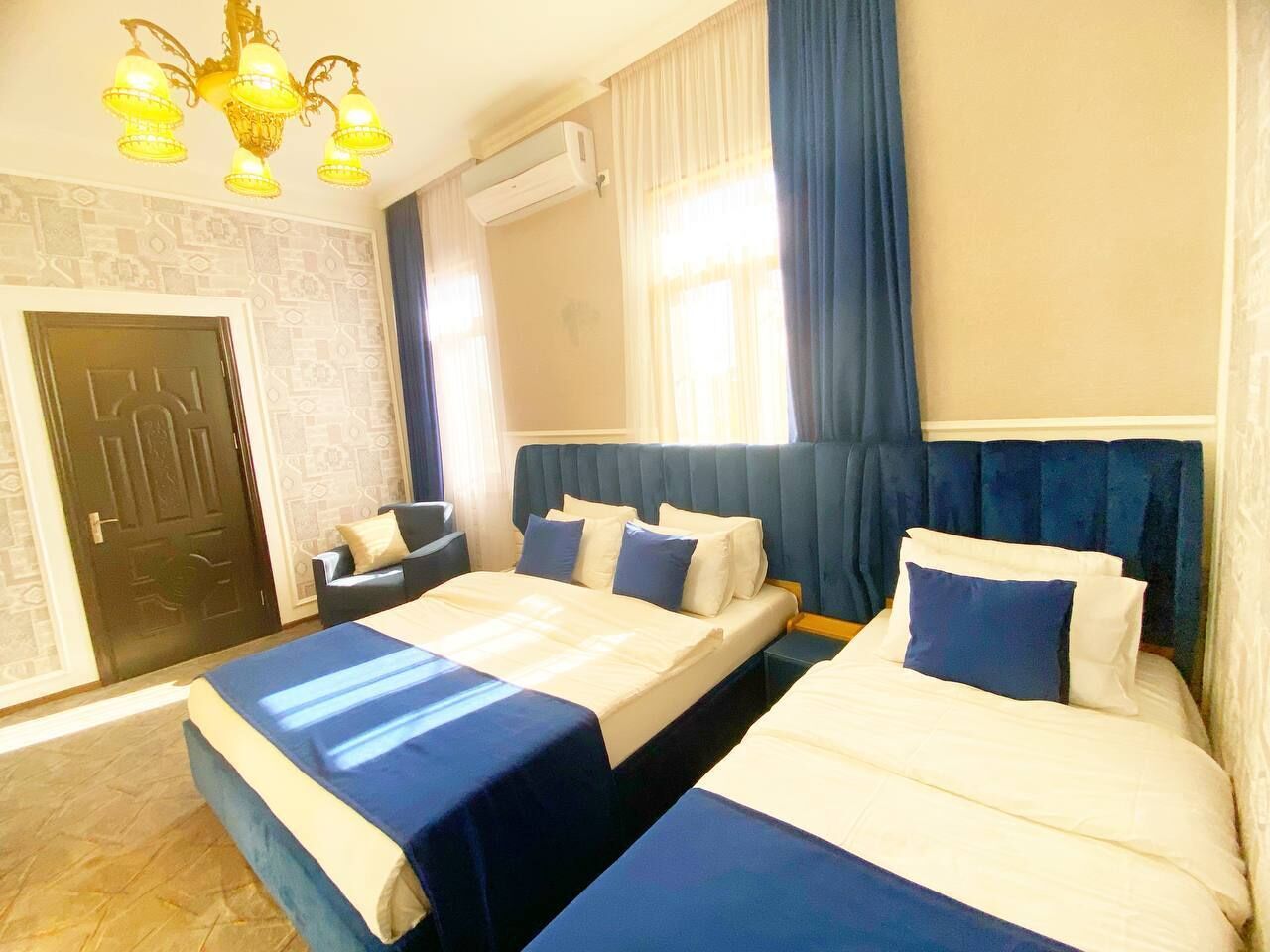 舒適三人房 | 埃及棉床單、高級寢具、迷你吧、客房內保險箱