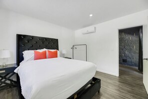 7 bedrooms, iron/ironing board, travel cot, WiFi