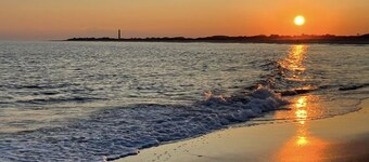 Cape Roc Condo with Ocean Views and Heated Pool 1/2 Block to the Beach