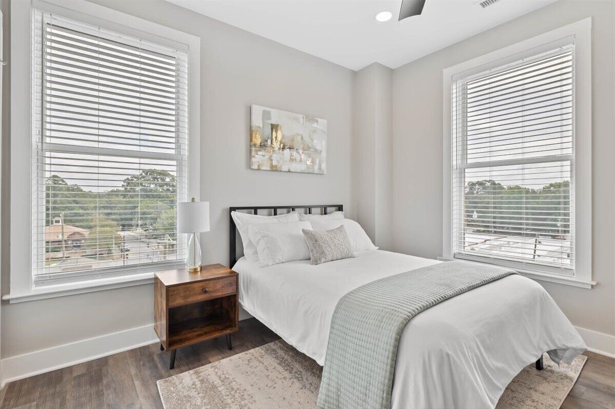 2 bedrooms, in-room safe, desk, iron/ironing board