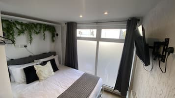 Studio | Free WiFi, bed sheets