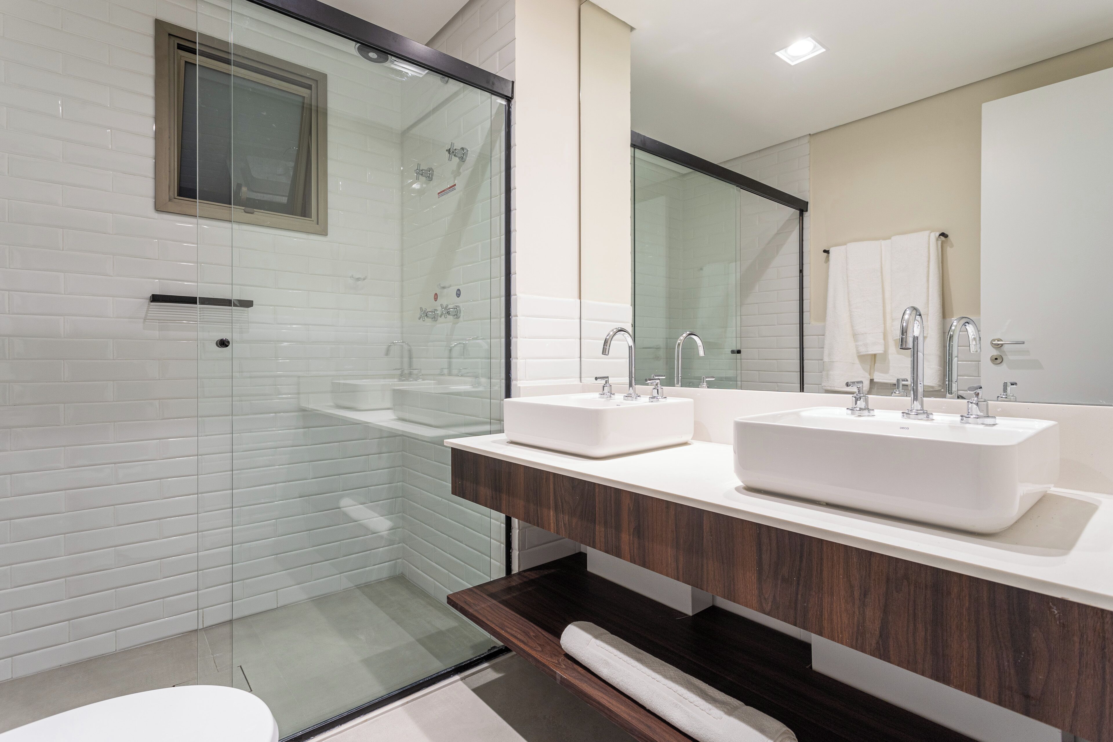 Deluxe Apartment, 2 Bedrooms (1 Double Bed and 2 Single Beds) (97 m) | Bathroom | Shower, hair dryer, towels, soap