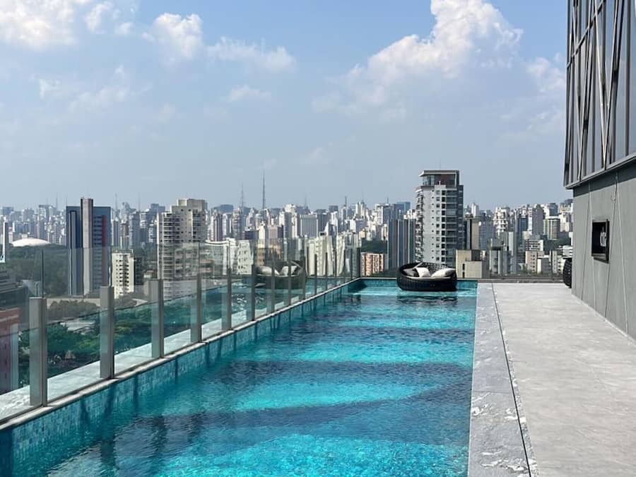 Innenpool, geöffnet von 08:00 Uhr bis 18:00 Uhr, Liegestühle