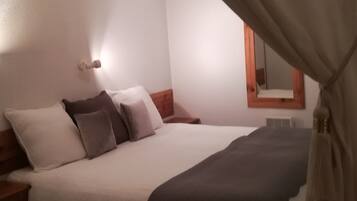 1 chambre, fer et planche Ă repasser, Wi-Fi, draps fournis