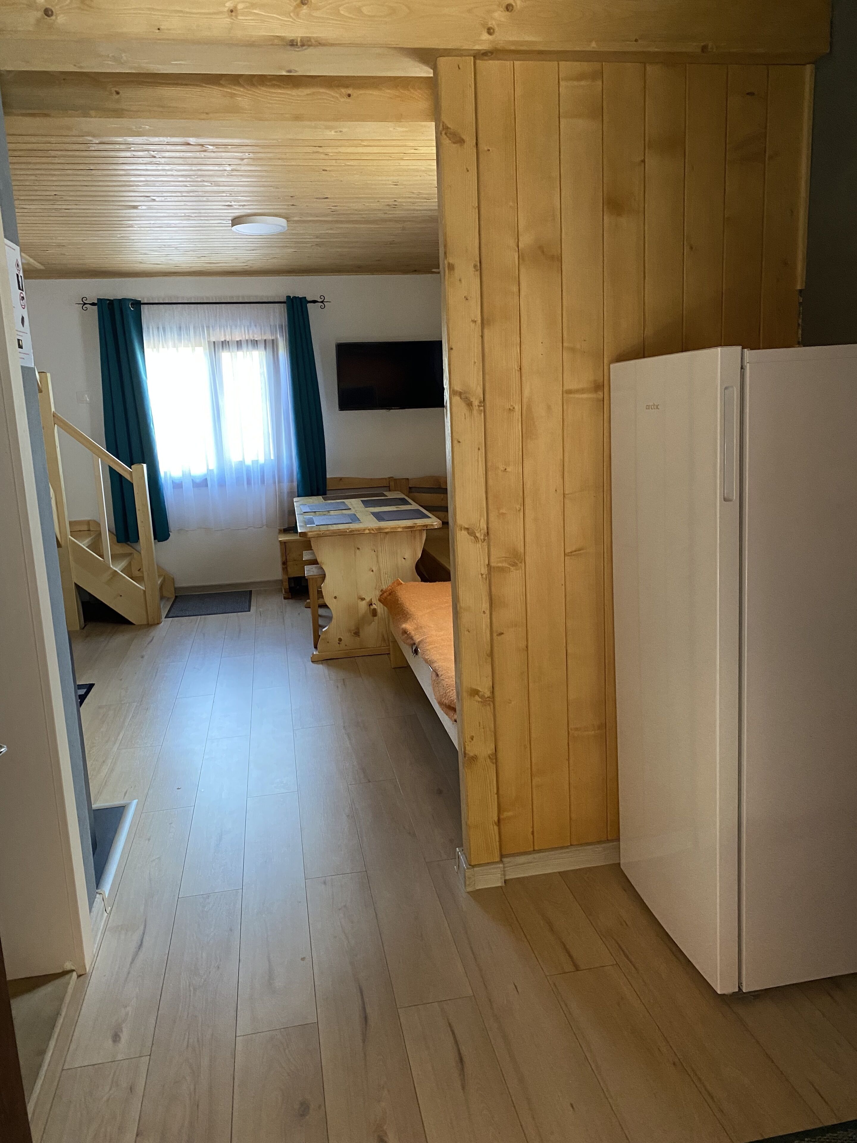 5 bedrooms, WiFi, bed sheets