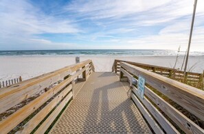 On the beach - "Seaside Bliss: Beachfront Condo with Stunning Ocean-View Balcony!" (Orange Beach)