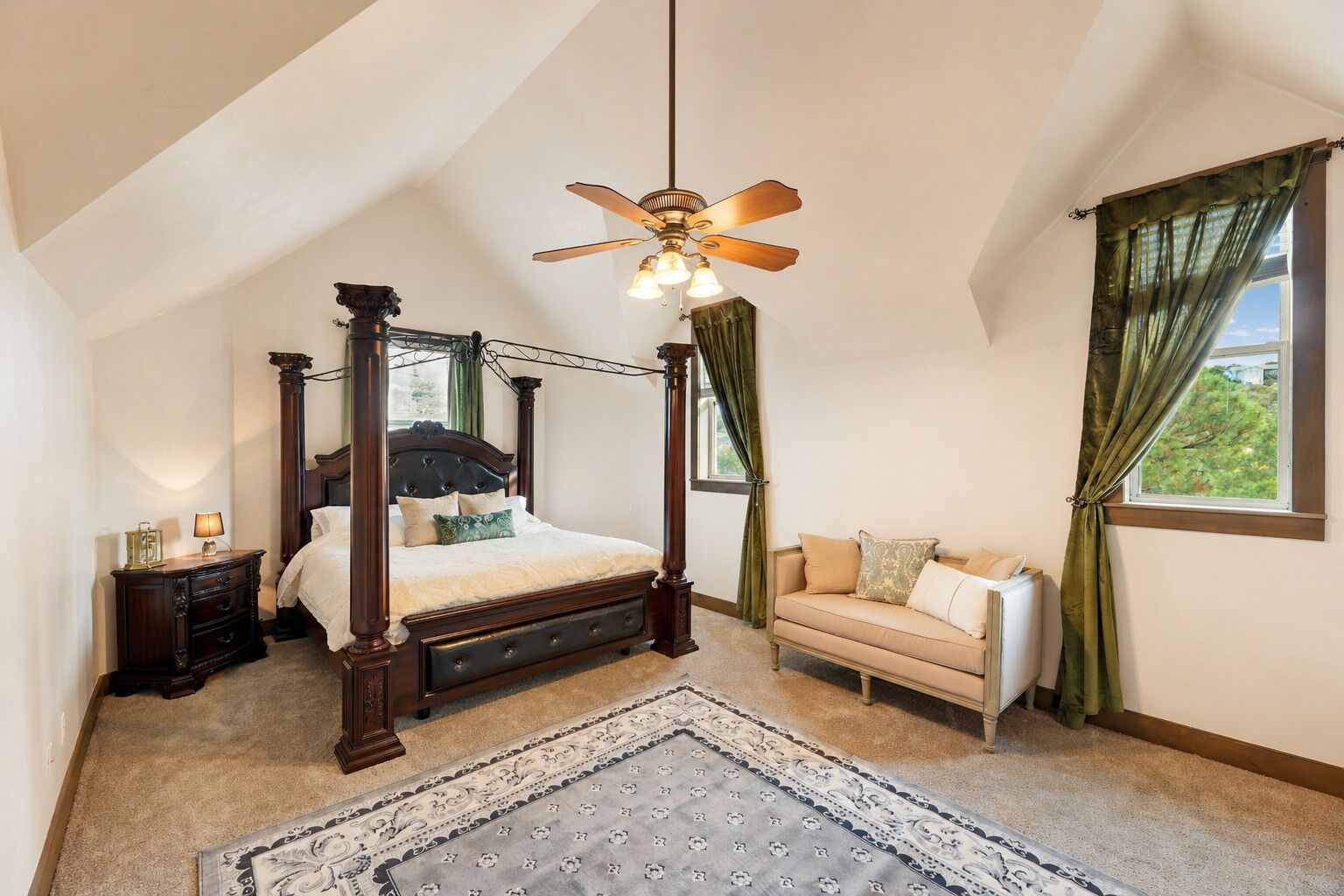 5 bedrooms, desk, iron/ironing board, free WiFi