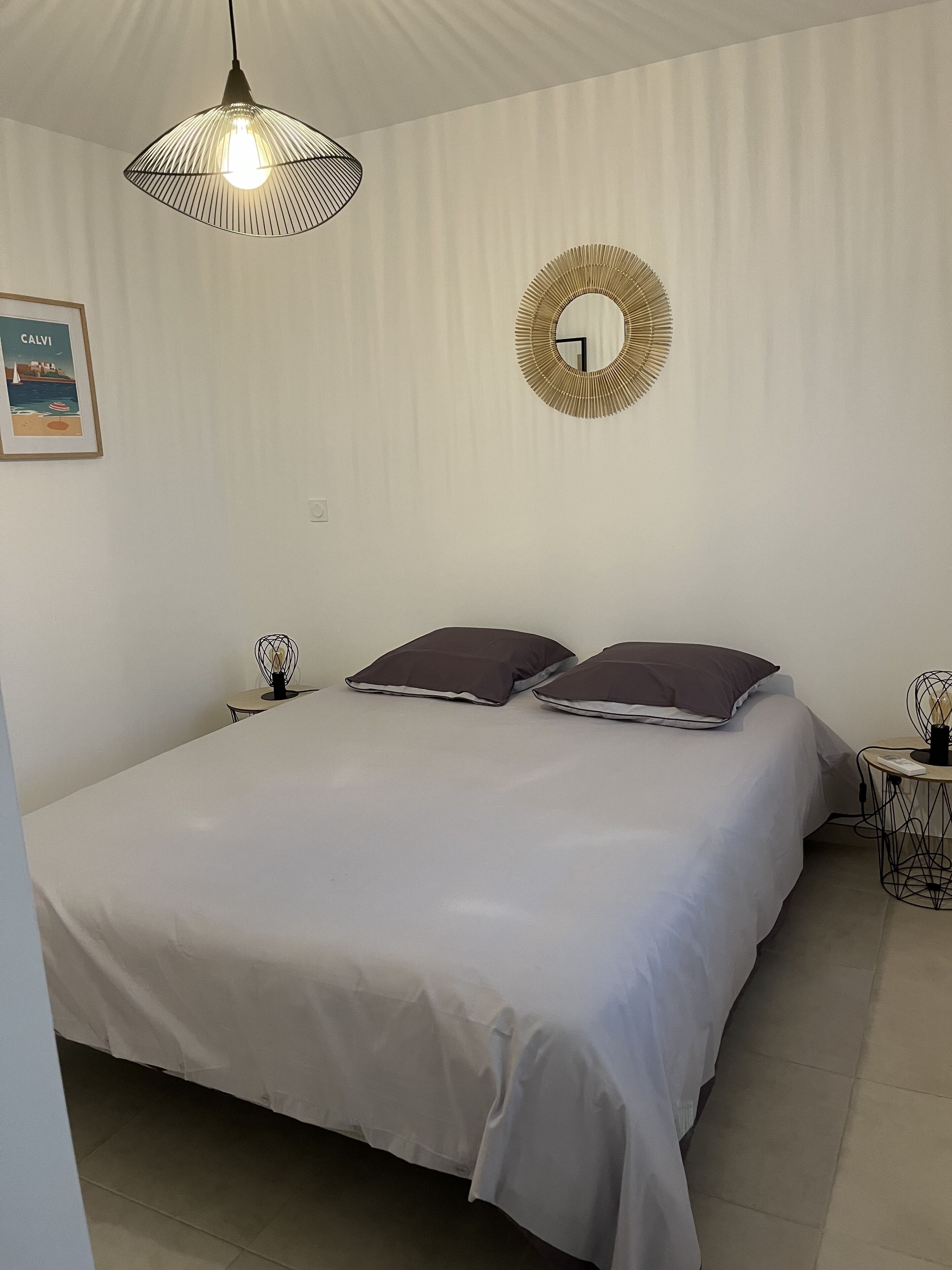 1 slaapkamer, een strijkplank/strijkijzer, wifi, beddengoed