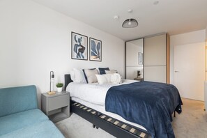2 bedrooms, desk, iron/ironing board, free WiFi