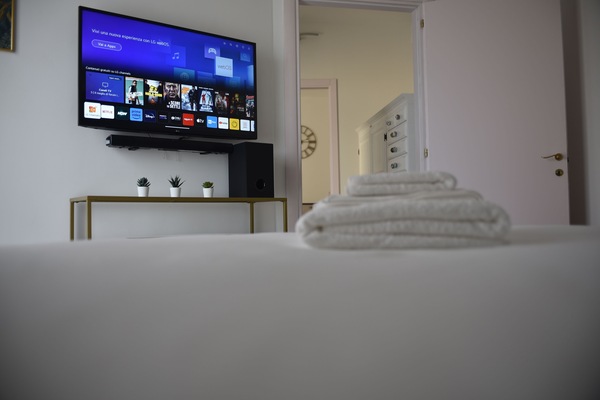Exclusive Apartment | Desk, WiFi (free), individually decorated, individually furnished