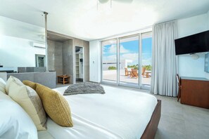 3 bedrooms, iron/ironing board, WiFi, bed sheets - Beachside Villa, Amazing Views, Hotel Amenities v5 (Providenciales)