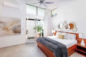 4 habitaciones, tabla de planchar con plancha, wifi y ropa de cama 