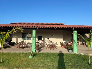 Desayuno con opciones de la cocina local incluido todos los días 