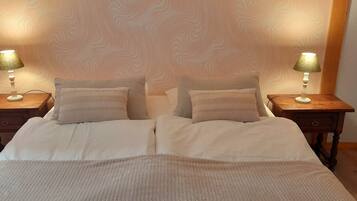 1 slaapkamer, een strijkplank/strijkijzer, reisbedje, gratis wifi