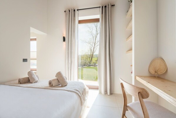 2 bedrooms, iron/ironing board, travel crib, free WiFi