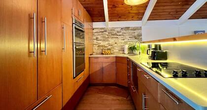 Family & dog friendly ski chalet with fire pit