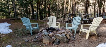 Family & dog friendly ski chalet with fire pit