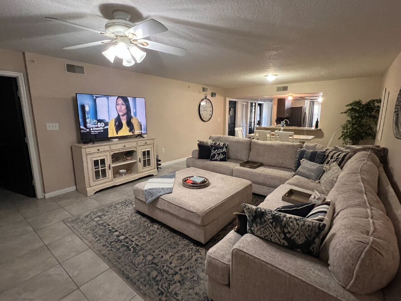 2BR/2BA Condo with garage. Private beach access. 