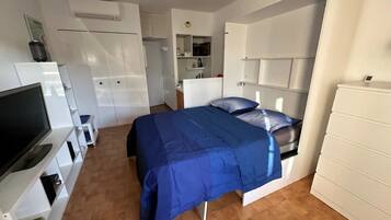 1 habitación y ropa de cama