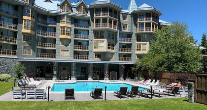 Cascade Lodge suite ski/bike storage room WIFI pool 2 hot tub sauna gym cable TV