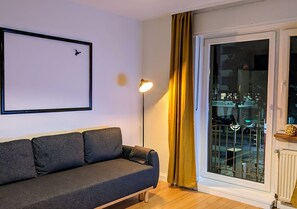 Smart TV, video games, books - charming old-town-style apartment (Karlsruhe)