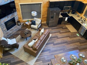 Smart TV, fireplace, video games - Downtown Pigeon Forge: Modern indoor pool cabin (Pigeon Forge)