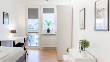 3 bedrooms, desk, free WiFi, bed sheets