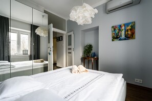 1 habitación, escritorio, tabla de planchar con plancha y wifi 