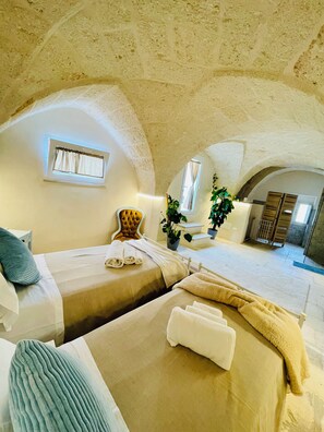 2 bedrooms, in-room safe, travel cot, WiFi