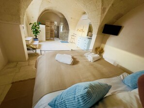 2 quartos, cofres nos quartos, berço de viagem, Wi-Fi