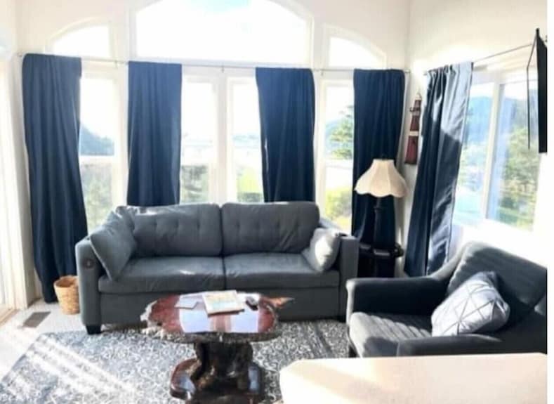The Lighthouse Cabin #60 - Gold Beach, OR