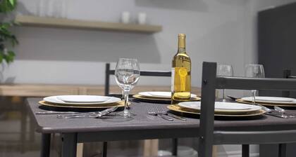 RedDore - 2 Bedroom Cozy Basement Suite