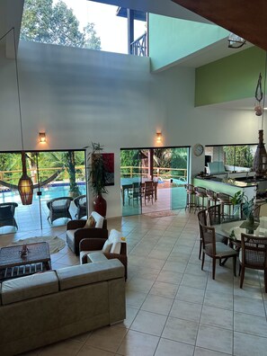 Interior - Beautiful house with spectacular views of the sea (São Pedro Ilhabela)